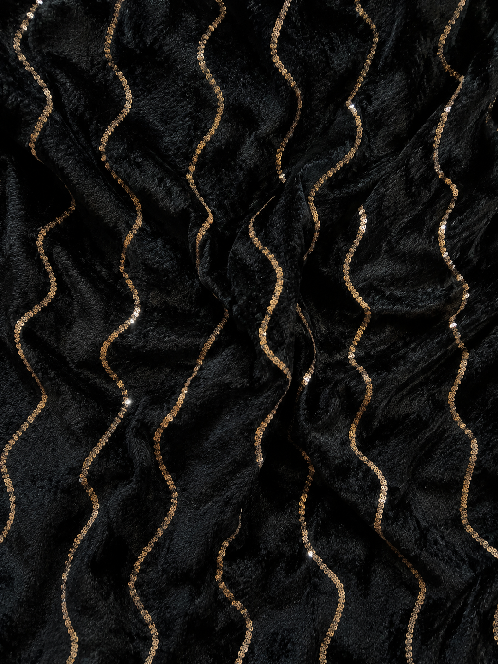 Hiware Bazar | Black unstitched material with sequined waves