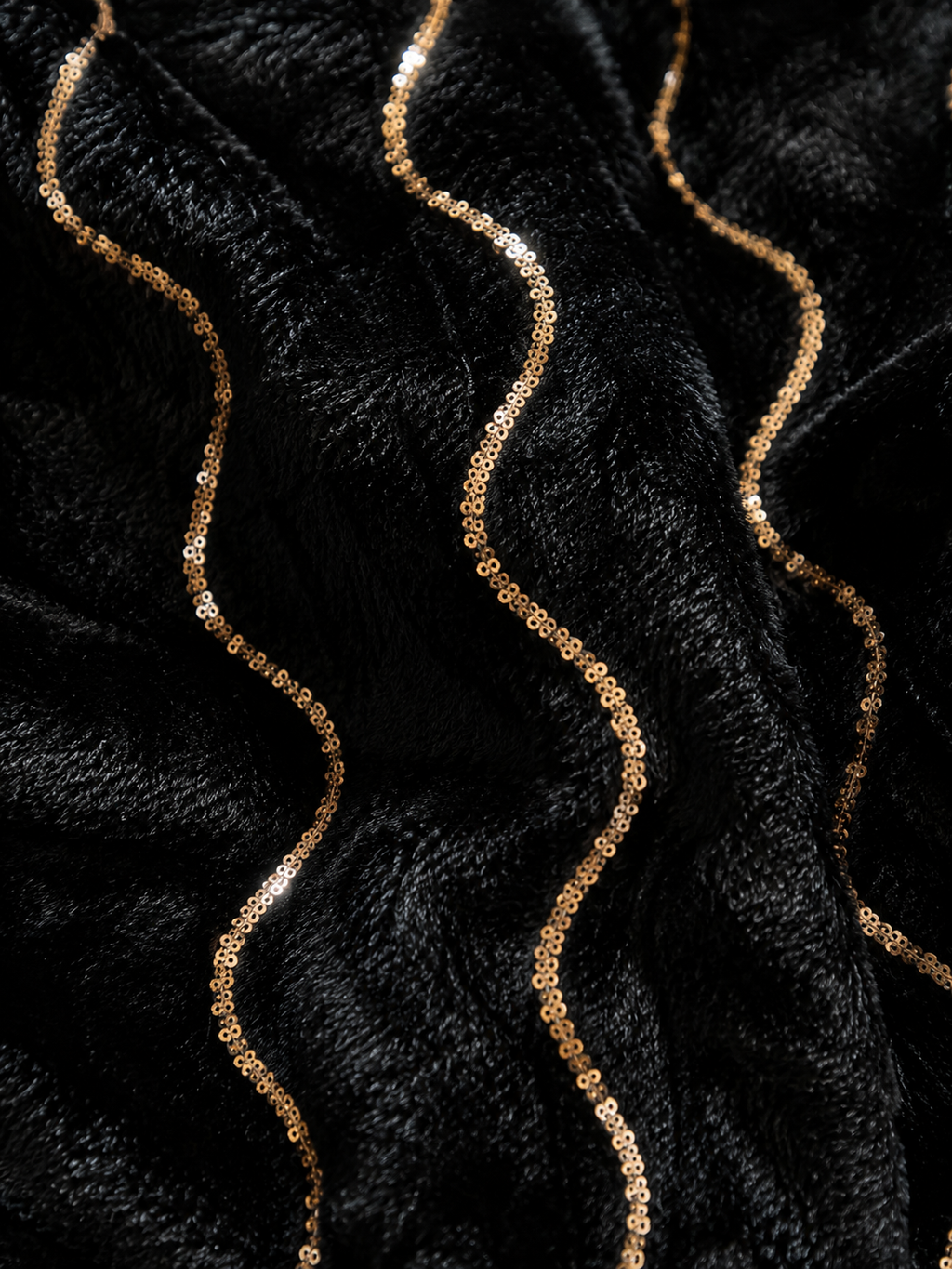 Hiware Bazar | Black unstitched material with sequined waves