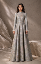 Grayish white Jacquard gown with straight sleeves